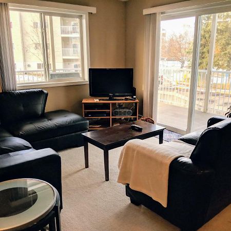 Quiet Condo Close To Wem W/ A/C & U/G Parking Έντμοντον Εξωτερικό φωτογραφία