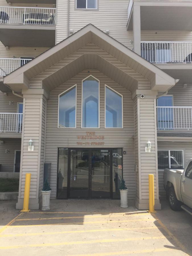 Quiet Condo Close To Wem W/ A/C & U/G Parking Έντμοντον Εξωτερικό φωτογραφία